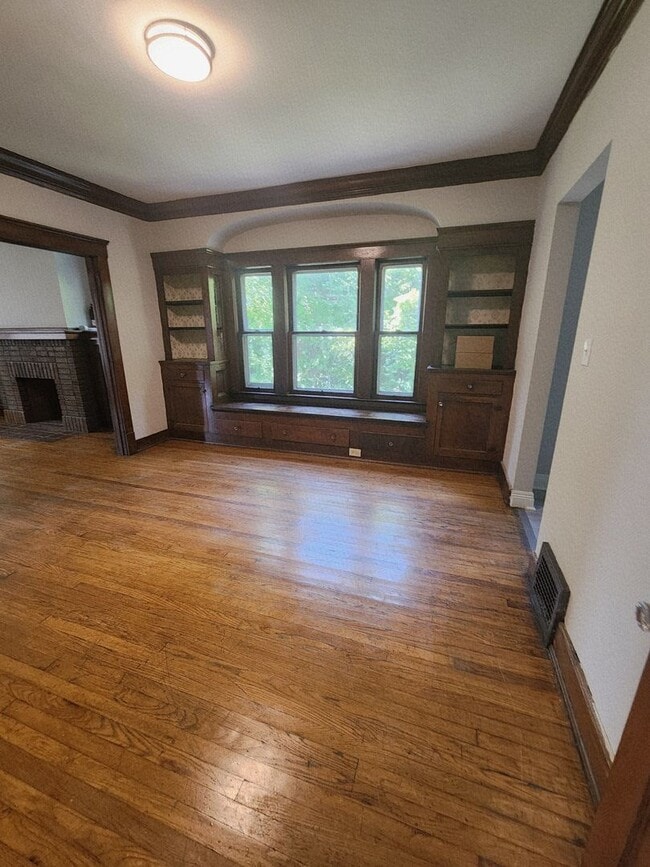 Building Photo - 126th,E.2681