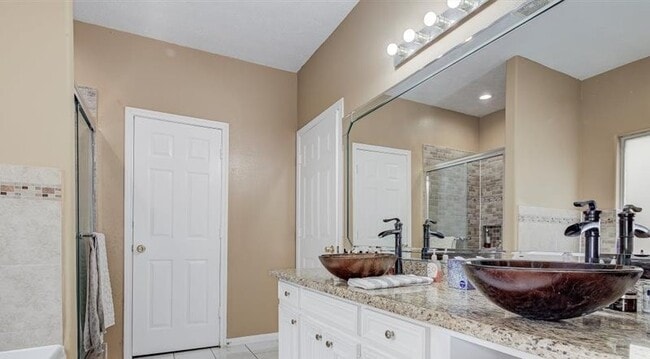 Building Photo - 8422 Tavenor Ln
