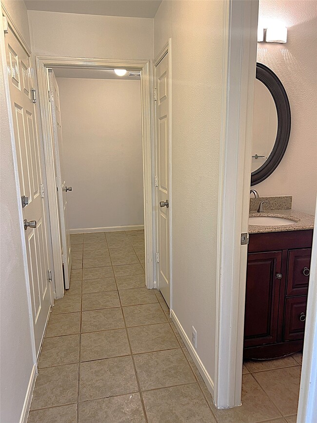 Building Photo - 4714 Glencastle Ct