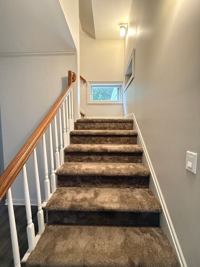 Building Photo - NEW REMODELED- 2 bedroom duplex
