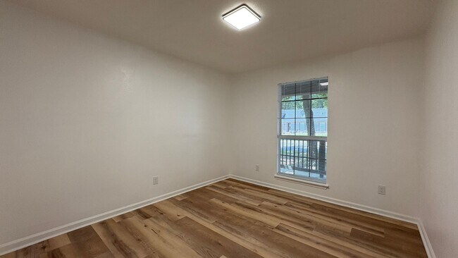 Building Photo - 2312 Coraltree Dr
