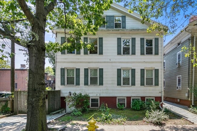 Building Photo - 502 Chapel St