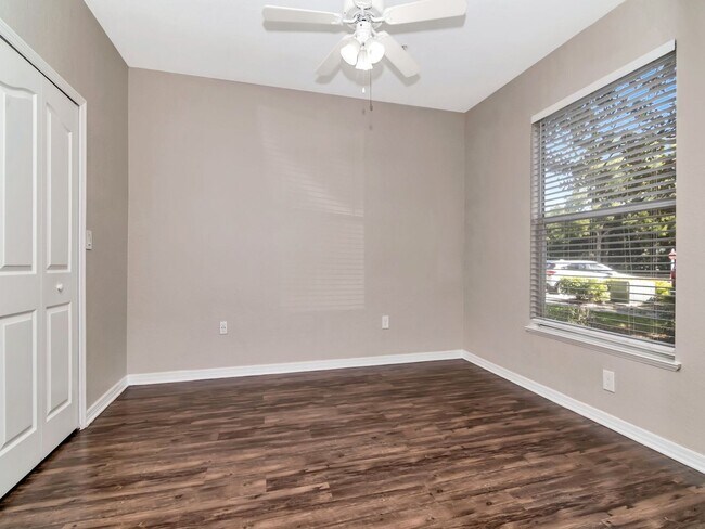 Building Photo - Ground Floor 2 Bedroom 1 Bathroom in Riverview, FL - Walk to Riverview Theater