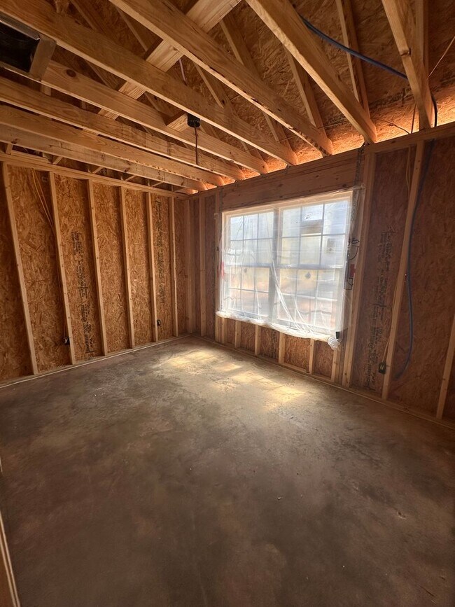 Building Photo - 4 Bed 3 Bath New Construction Brick Home