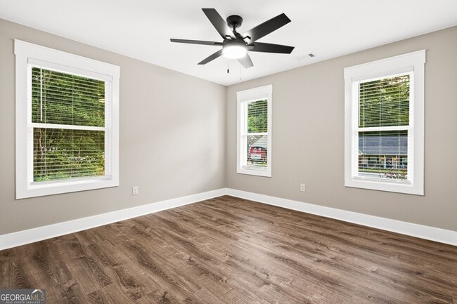 Building Photo - 240 Clearwater Dr