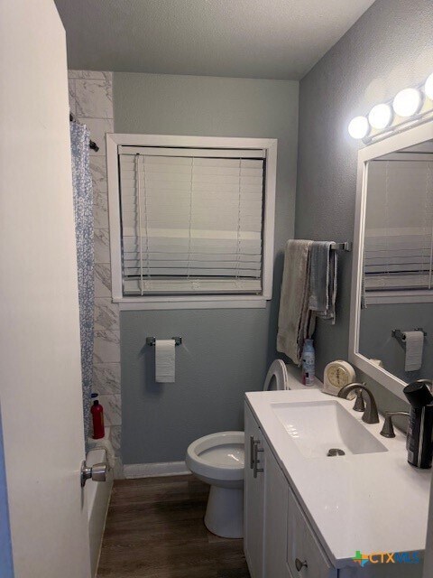 Building Photo - 3402 Rosewood Dr