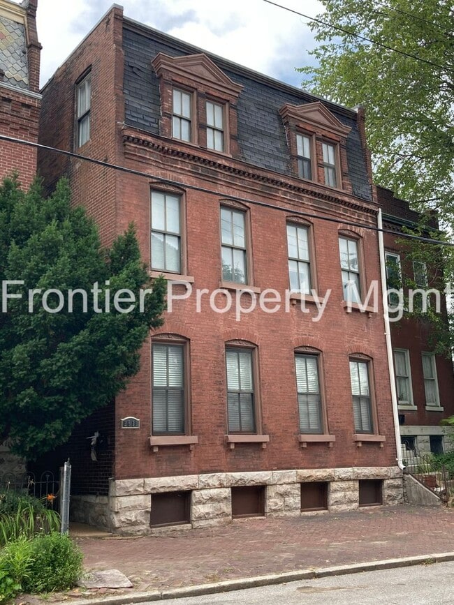 Primary Photo - 2511-2513-2513 S 9th St