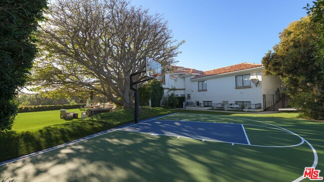 Building Photo - 6110 Merritt Dr