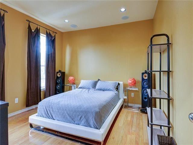 Building Photo - 4327 Buena Vista St