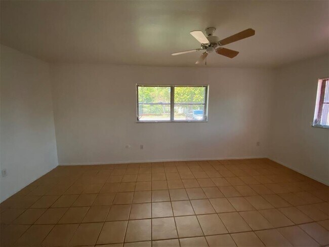 Building Photo - 3072 Seafarer Dr