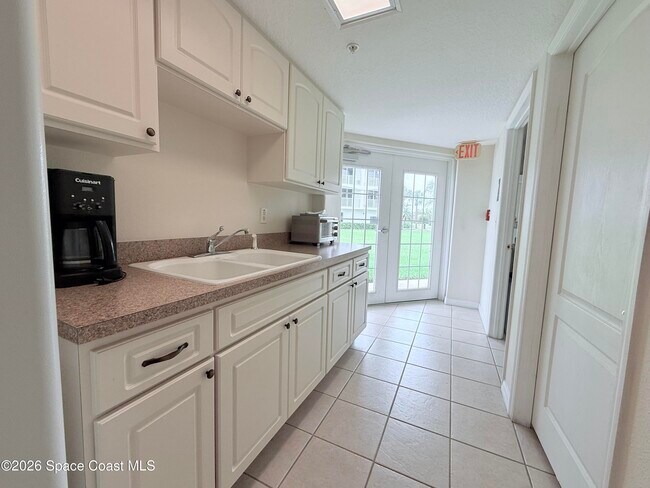 Building Photo - 8903 Laguna Ln