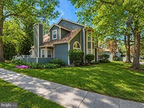 Building Photo - 982 Yachtsman Way