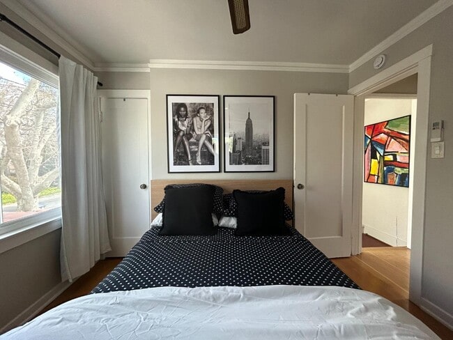 Building Photo - 819 Myrtle St