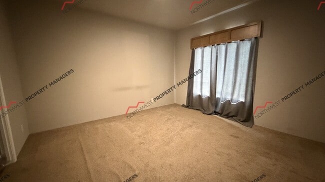Building Photo - STATUS: *AVAILABLE* | R335 | $2295 + $100 flat rate for Electric and sewer