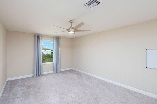 Building Photo - 12623 NW Copper Creek Dr