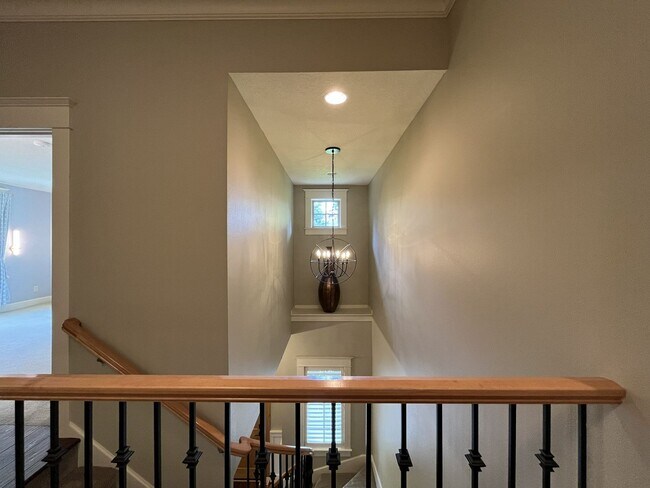 Building Photo - Luxury 5 Bedroom Home with Soaking Tub, Chef’s Kitchen & Expansive Primary Suite