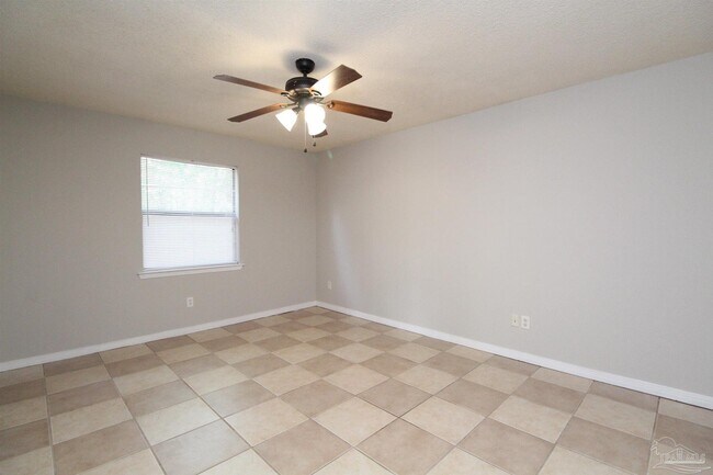 Building Photo - 5250 Powrie Dr