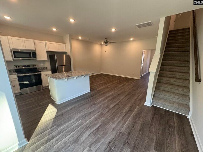 Building Photo - 2048 Armada Rd