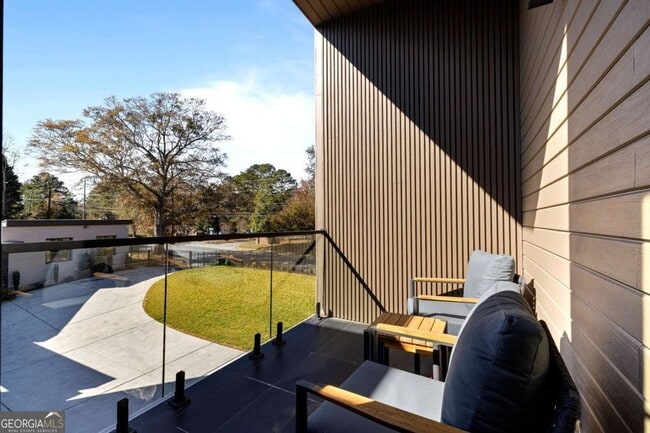 Building Photo - 3600 Lower Roswell Rd