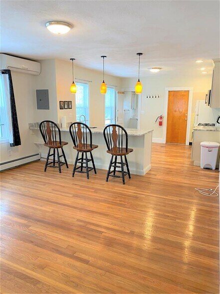 Building Photo - 270 Harvard St