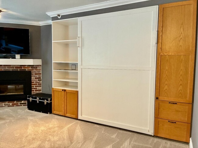 Building Photo - 310 Iron Horse Way