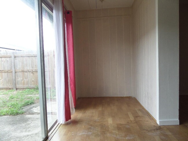 Building Photo - 8633 Pluto Terrace