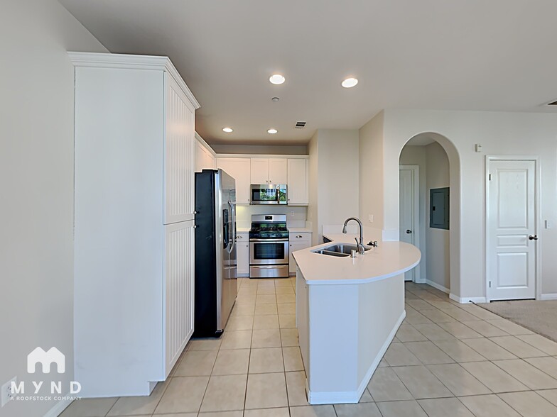 Building Photo - 815 Harbor Cliff Way