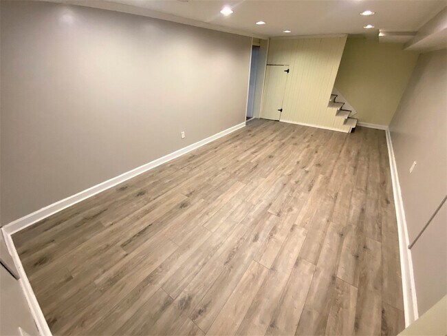 Building Photo - 4 Bedroom - Upper Arlington