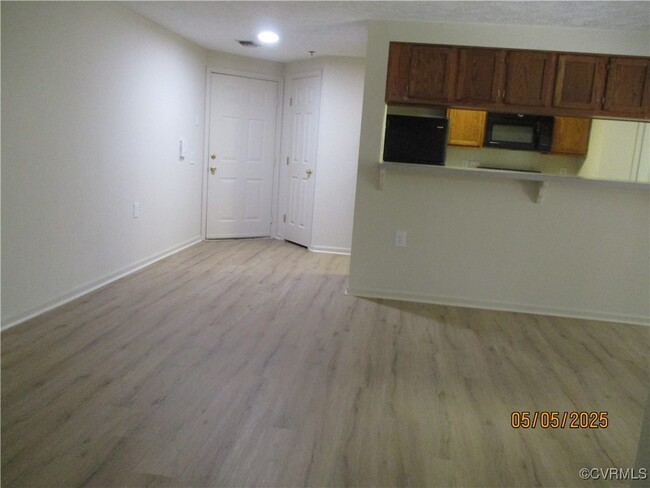 Building Photo - 3100 Wallaby Trce
