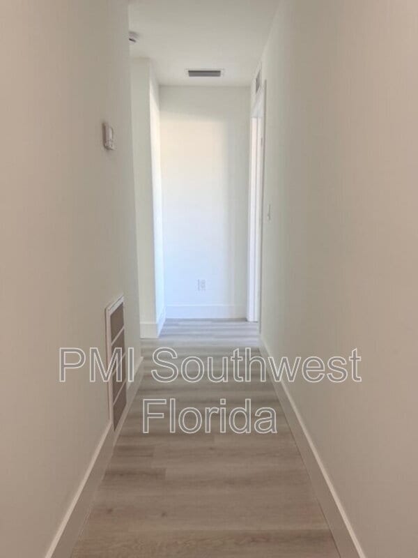 Building Photo - 5039 N Beach Rd