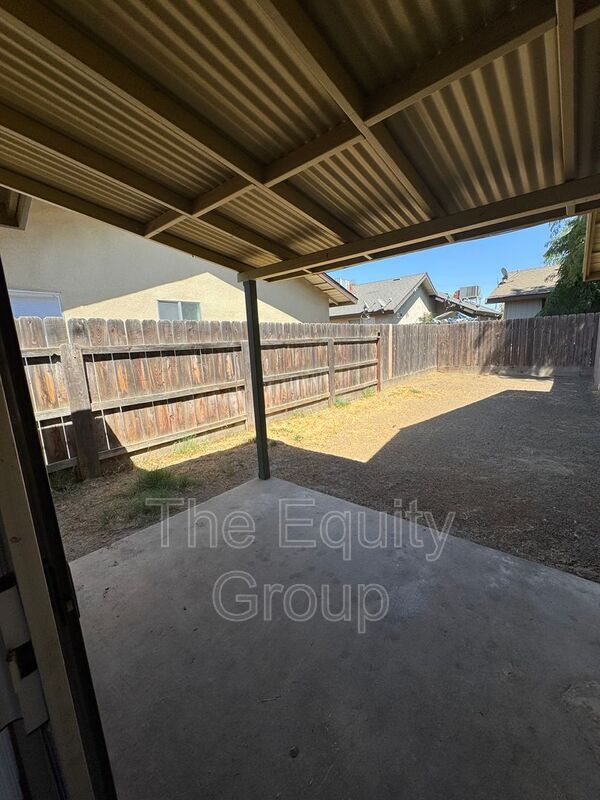 Building Photo - 2034 S Tracy Ct
