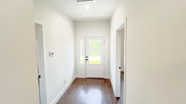 Building Photo - AVAILABLE NOW! 4 BD/2BA Home in Beautiful Palm Bay!! Wonderful home ready for move-in.