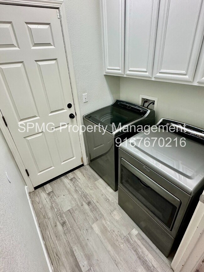 Building Photo - 5755 Bridgecross Dr