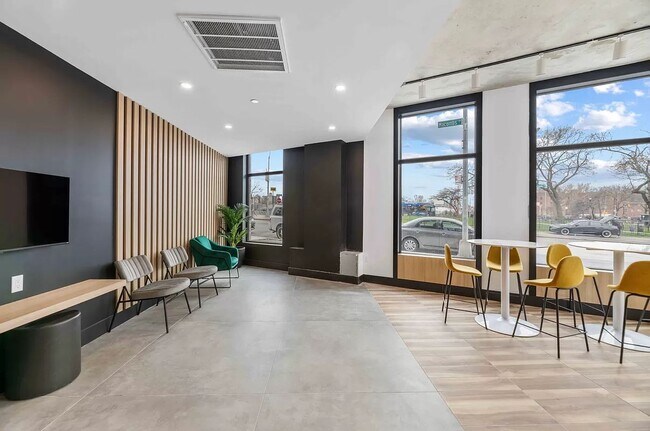 Building Photo - 101 Macombs Place