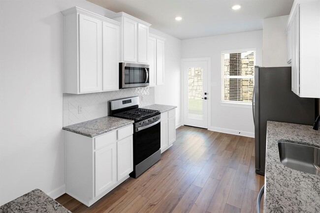 Building Photo - 6111 White Spruce Dr