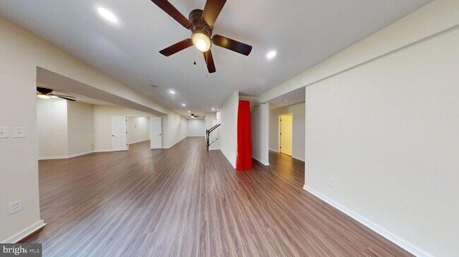 Building Photo - 7640 Knotting Hl Ln