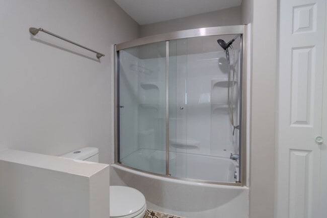 Building Photo - Rent the Dream – Stylish 4-Bedroom Home!