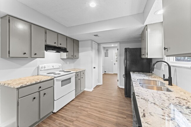 Building Photo - 16104 W 141st Terrace