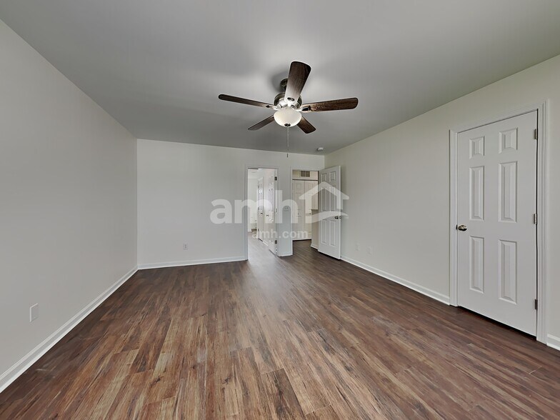 Building Photo - 1856 Planters Walk Dr