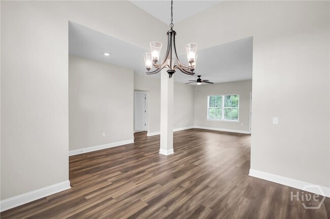 Building Photo - 1039 Meloney Dr
