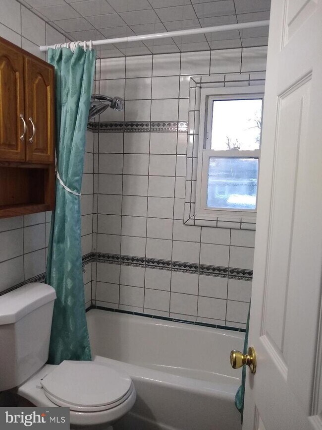 2210 Bloomsdale Rd 2210 Bloomsdale Rd Levittown PA 19057 Apartment