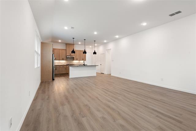 Building Photo - 2011 Redtail Dr