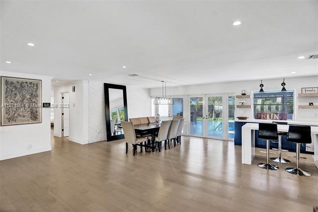 Building Photo - 8370 N Kendall Dr