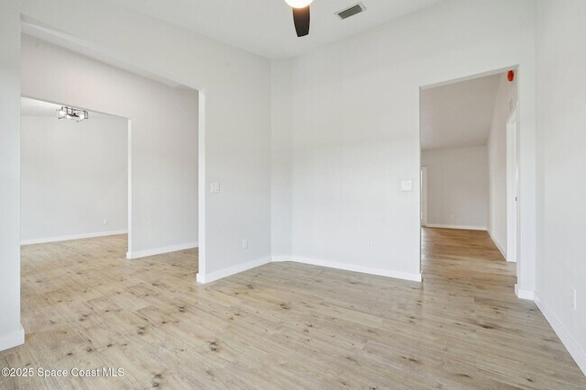 Building Photo - 1441 Eldron Blvd SE