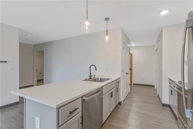 Building Photo - 15 Loso Dr