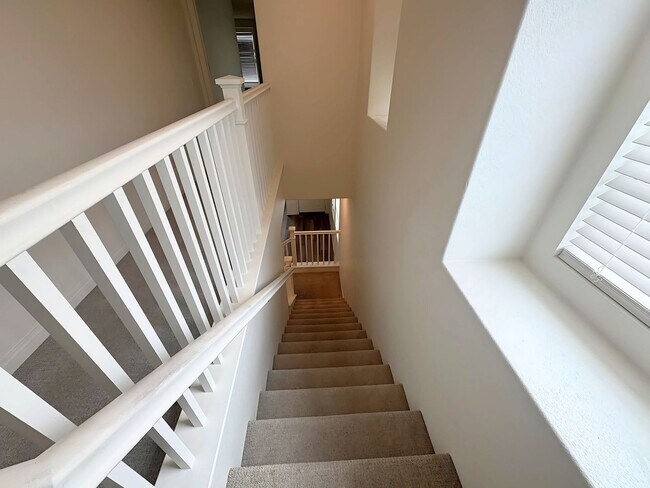 Building Photo - Beautiful Condo