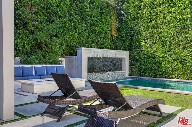 Building Photo - 13812 Cumpston St