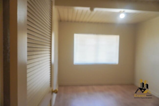 Building Photo - 697 Santiago Ave