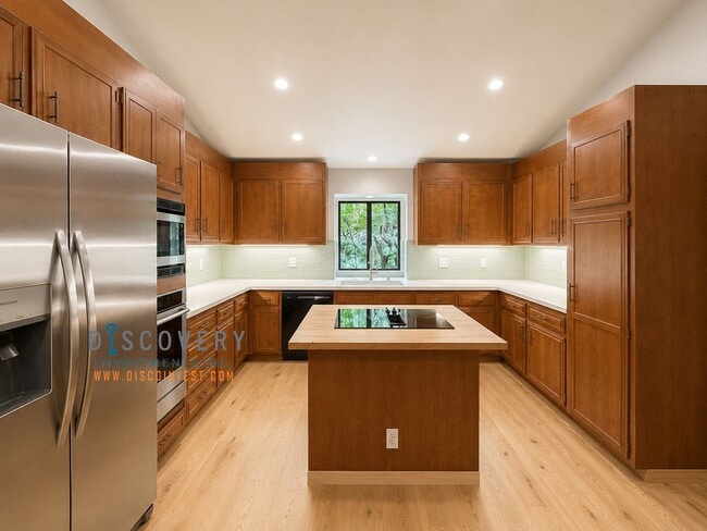 Building Photo - Contemporary Montclair Retreat Designed for Indoor-Outdoor Living