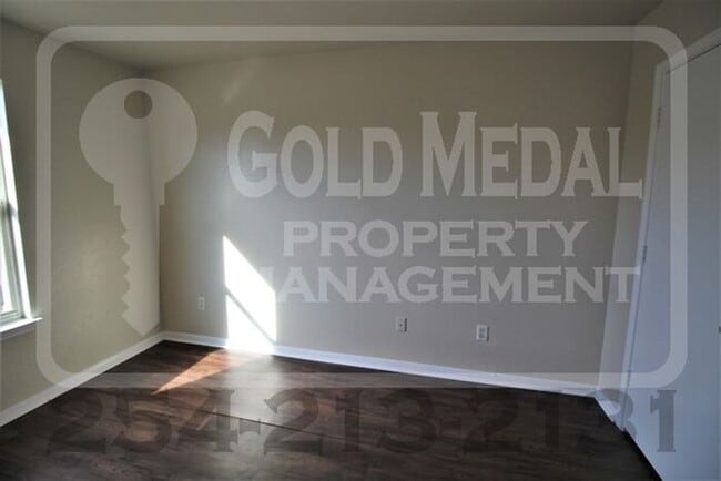 Building Photo - Charming Cove Living on Ave E! 401 W Ave E, Unit C